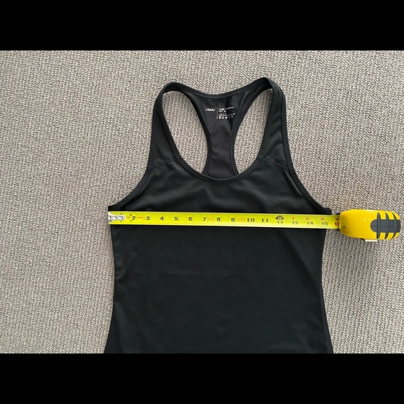 3 tanks included : Reebok/2XU/MPG Small fit - Picture 5 of 16